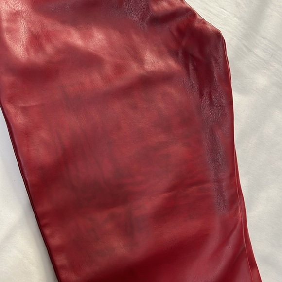NWT Zara Red Faux Leather Leggings Front Zip Hem - Picture 5 of 9